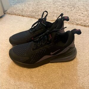 Nike Black and Purple Athletic Shoes with Modern Silhouette